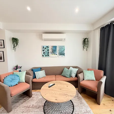 2 Bedroom The Quiet Luxury 3 *