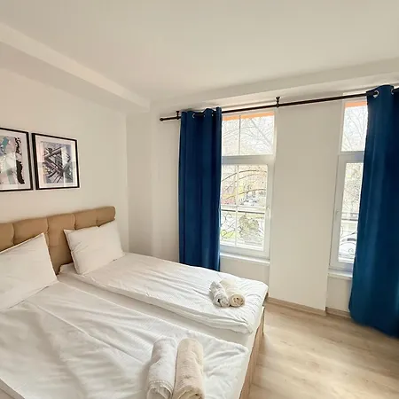 2 Bedroom The Quiet Luxury 3 Apartment *