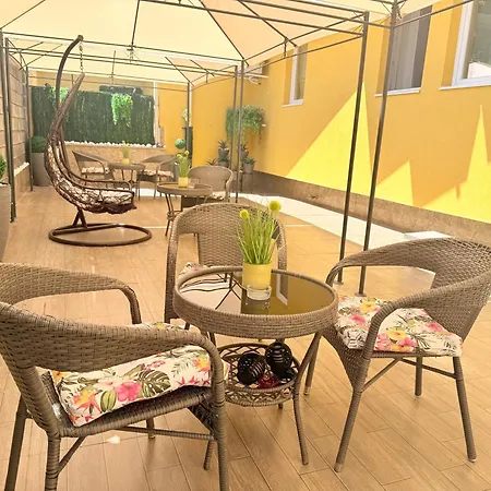 Апартамент 2 Bedroom The Quiet Luxury 3 *